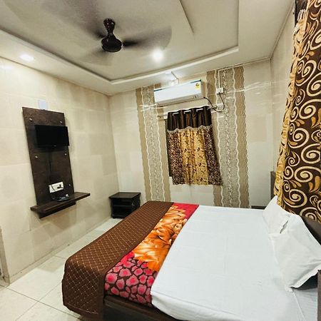 Hotel Shree Nath - 200 Meters From Dwarkadhish Temple Exterior foto