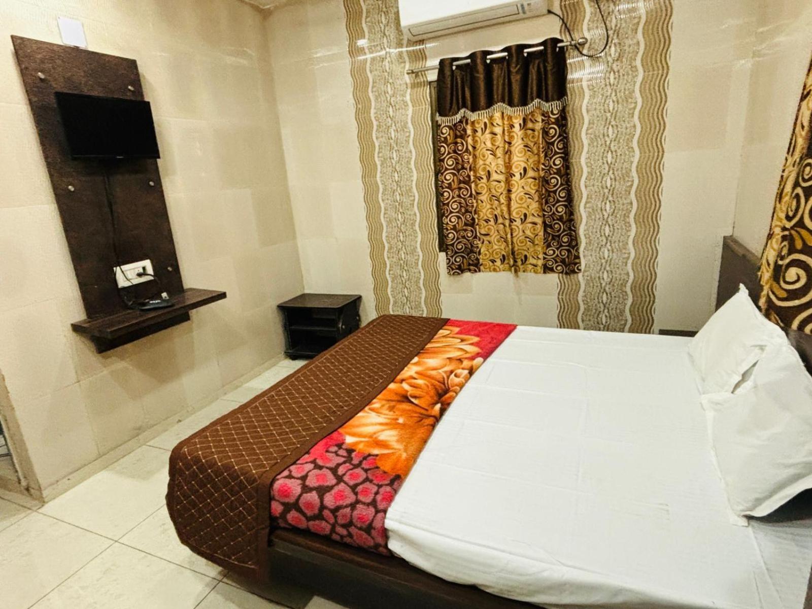 Hotel Shree Nath - 200 Meters From Dwarkadhish Temple Exterior foto